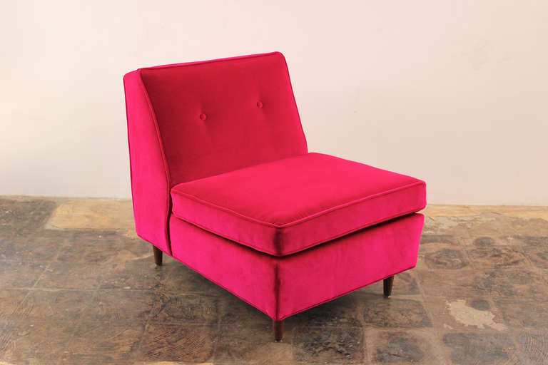 Newly reupholstered vibrant and luxurious velvet slipper chair. Perfect accent piece.