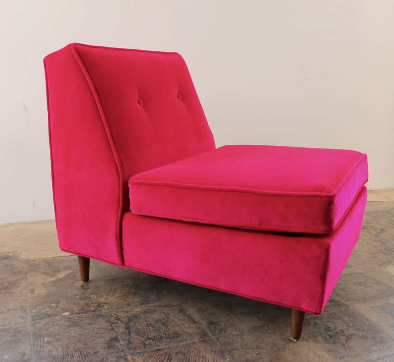 Vibrant 1960s Velvet Slipper Chair In Excellent Condition In Houston, TX