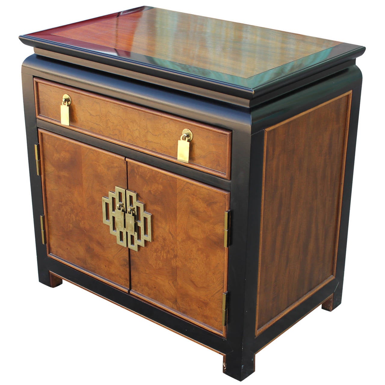 Pair of Two-Tone and Brass Ming Style Night Stands by Century In Excellent Condition In Houston, TX