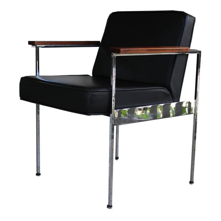 Mid-Century Modern Pair of George Nelson Armchairs in Black Leather and Chrome for Herman Miller