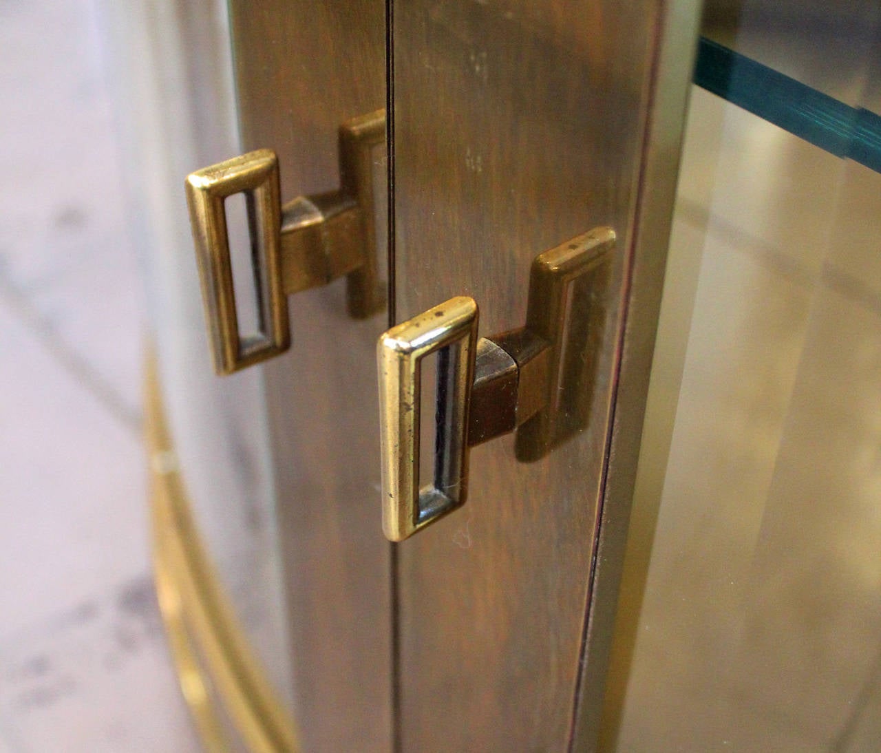 Mastercraft Brass Demilune /Display In Excellent Condition In Houston, TX