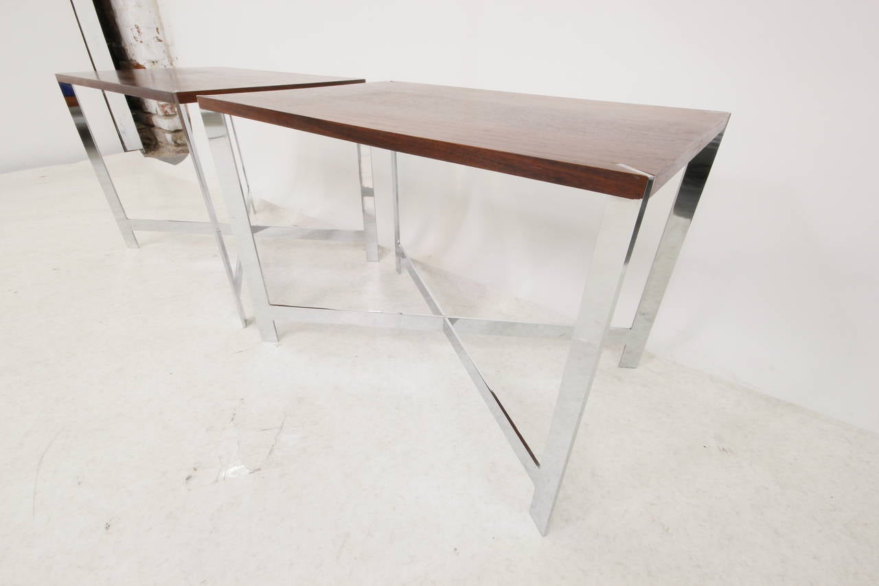Mid-Century Modern Rosewood and Chrome Side Table by Milo Baughman In Excellent Condition In Los Angeles, CA