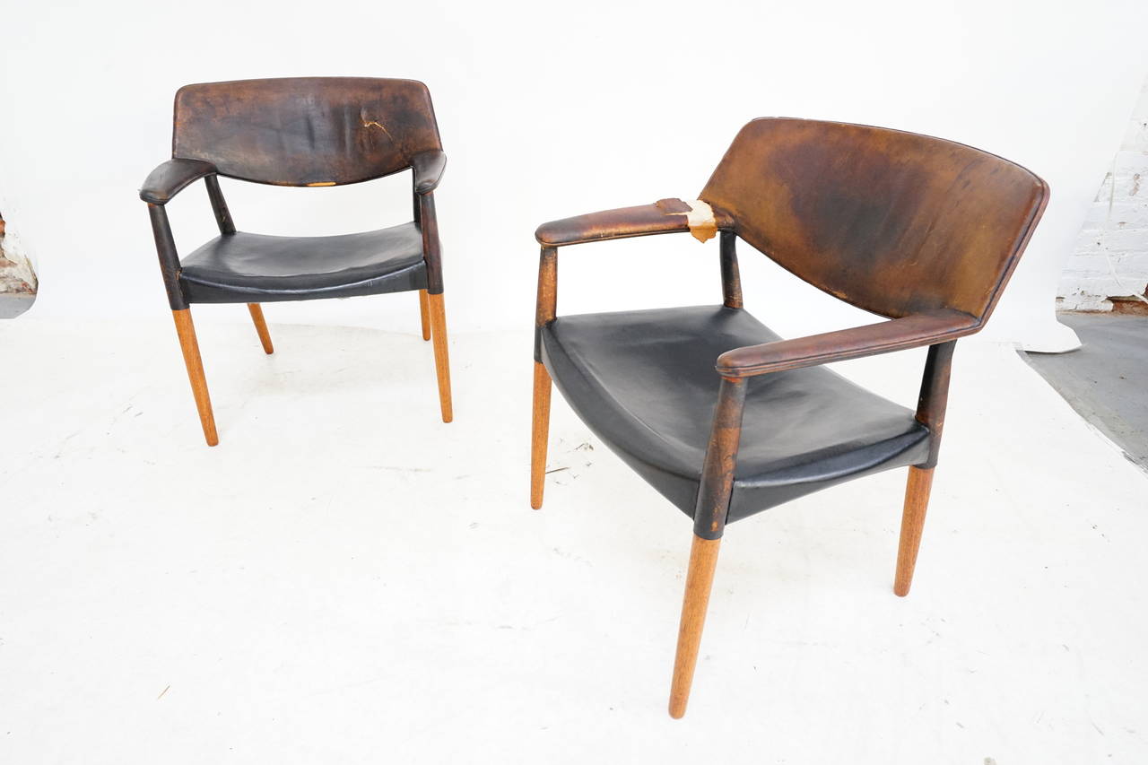 Four Einar Larsen & Bender Madsen Leather Dining Room Chairs In Excellent Condition For Sale In Los Angeles, CA