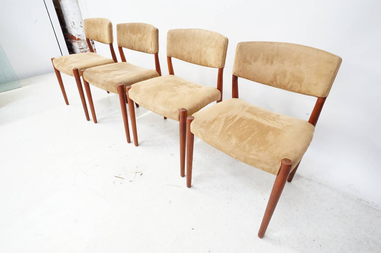 Scandinavian Modern Four Einar Larsen & Bender Madsen Leather Dining Room Chairs For Sale