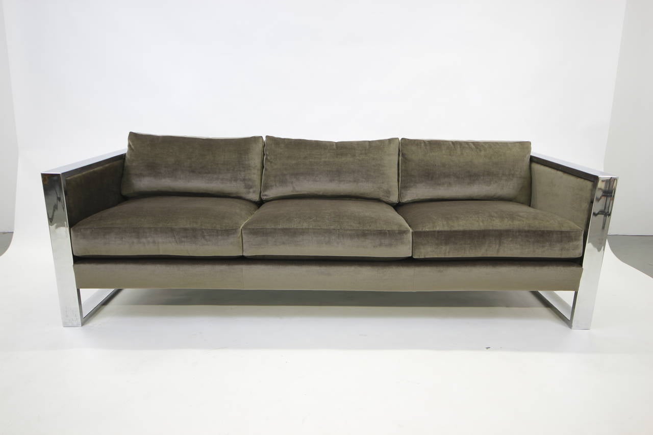 Milo Baughman Chrome Flat Bar Sofa with Silver Grey Velvet In Excellent Condition In Los Angeles, CA