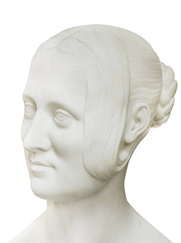 Italian 19th Century Marble Bust of English Noble Woman For Sale