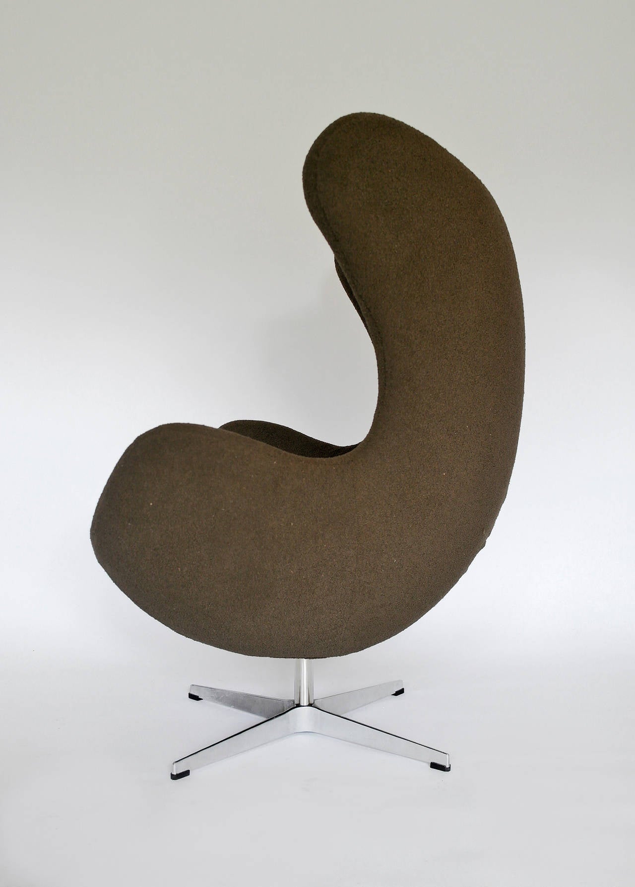 20th Century Egg Chair by Arne Jacobsen, Fritz Hansen Style