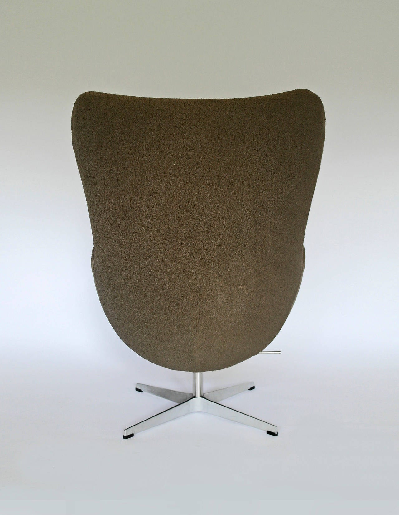 Egg Chair by Arne Jacobsen, Fritz Hansen Style In Good Condition In Oxfordshire, GB