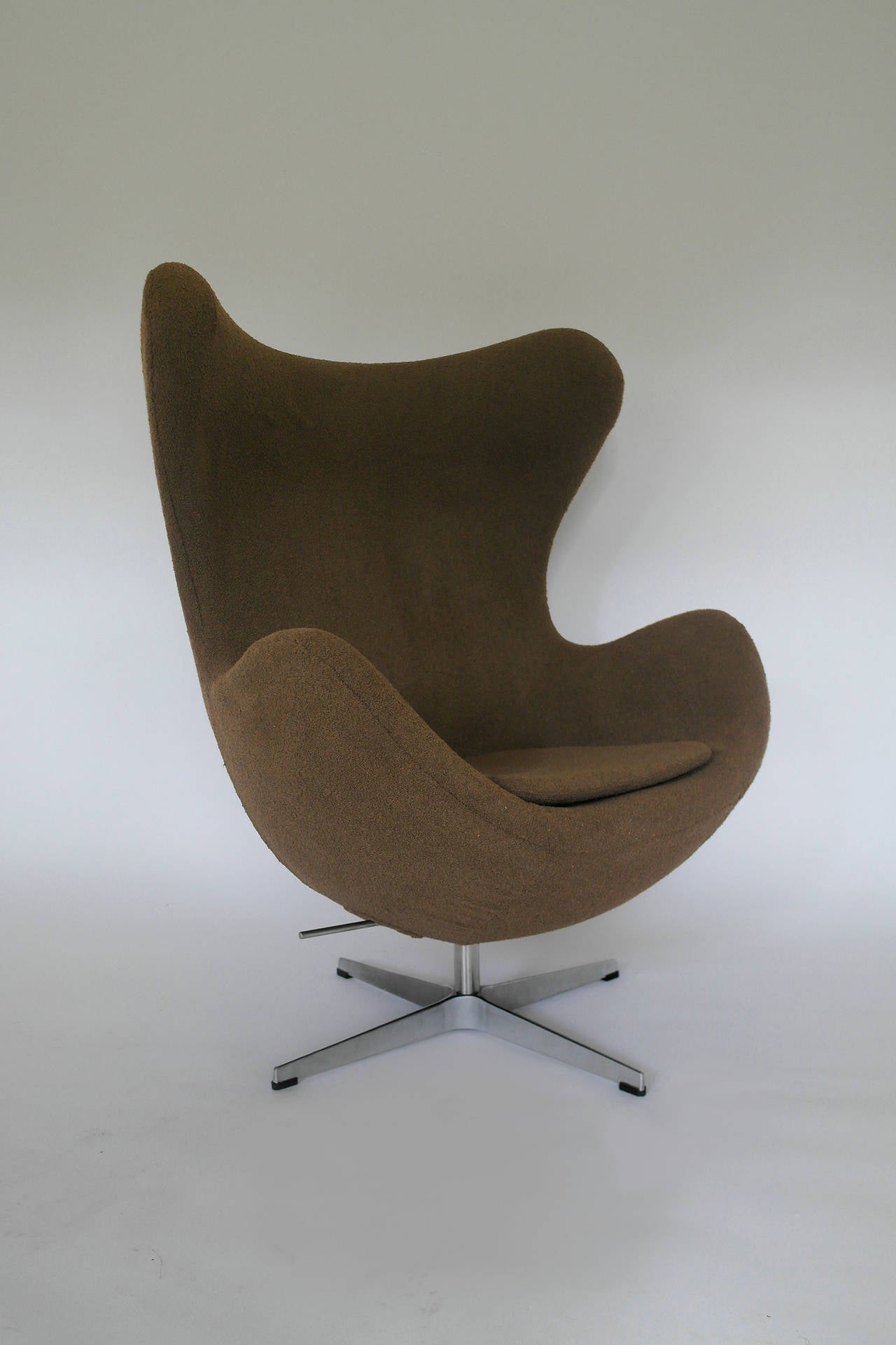 Danish Egg Chair by Arne Jacobsen, Fritz Hansen Style