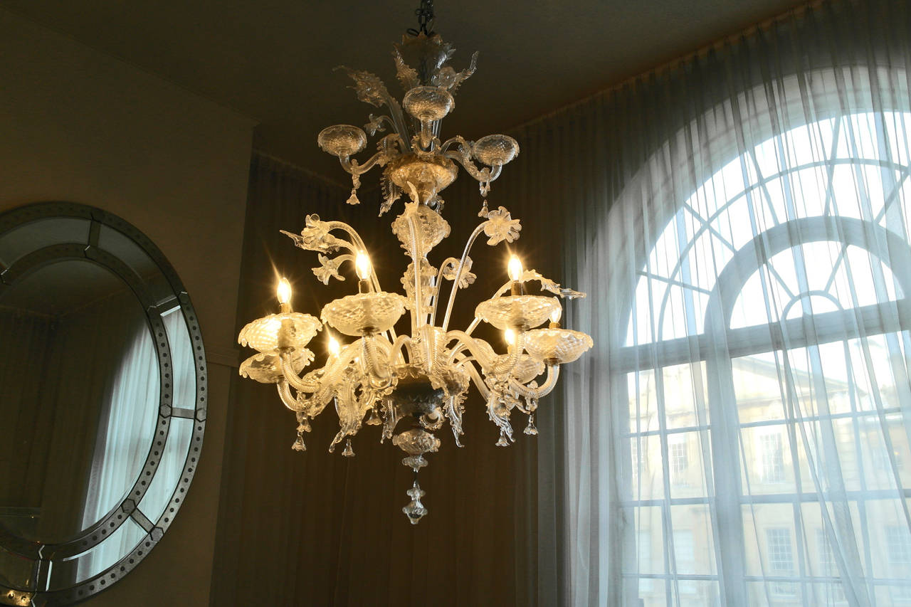 Magnificent 1950's Large Venetian Murano Glass Chandelier For Sale 4