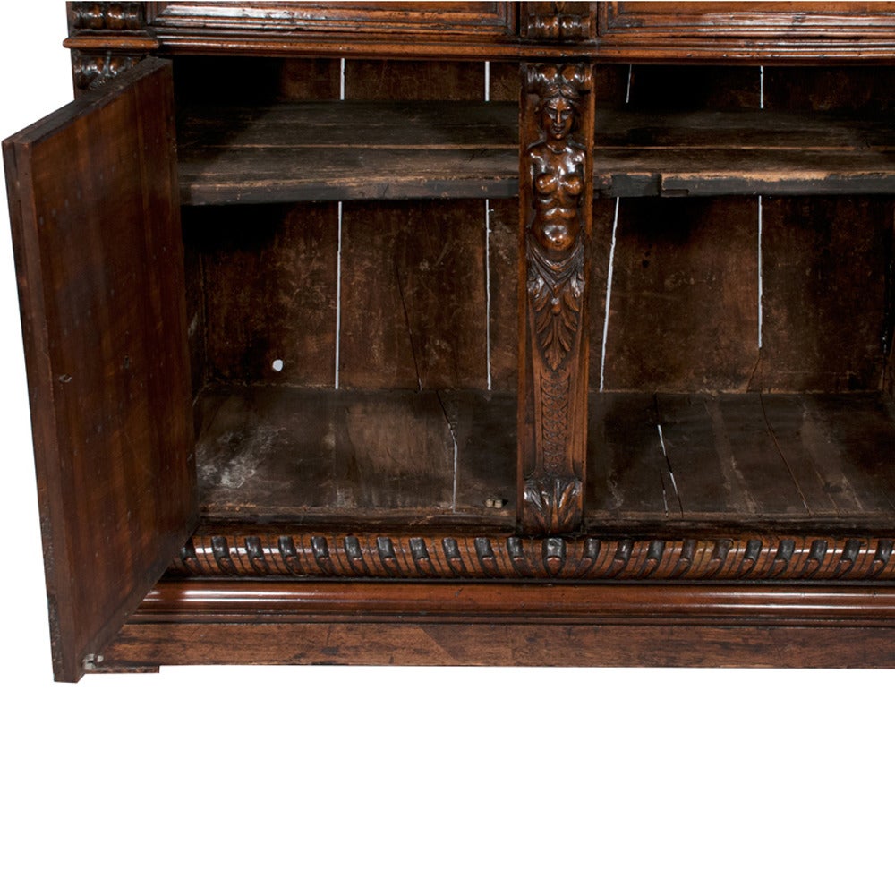 Italian Walnut Buffet, circa 1780 For Sale 4