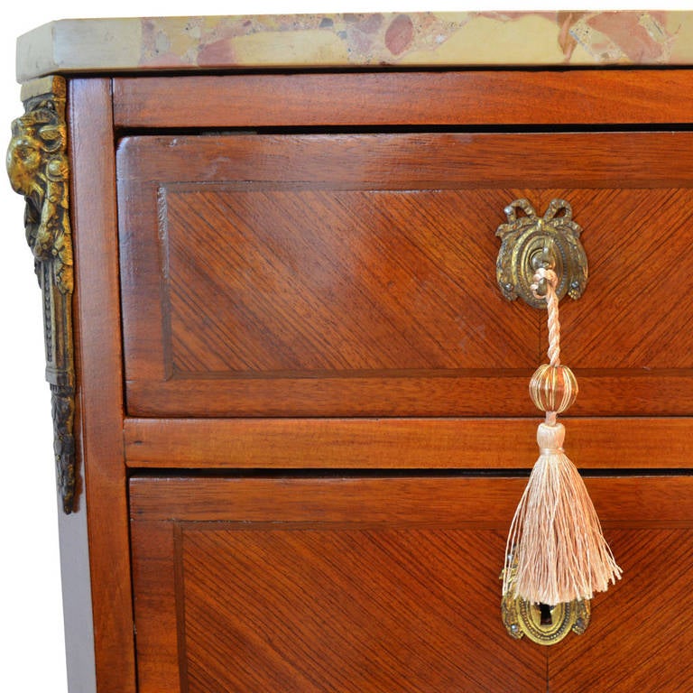 Pair of Louis XVI Linen Chests In Excellent Condition For Sale In Lawrenceburg, TN