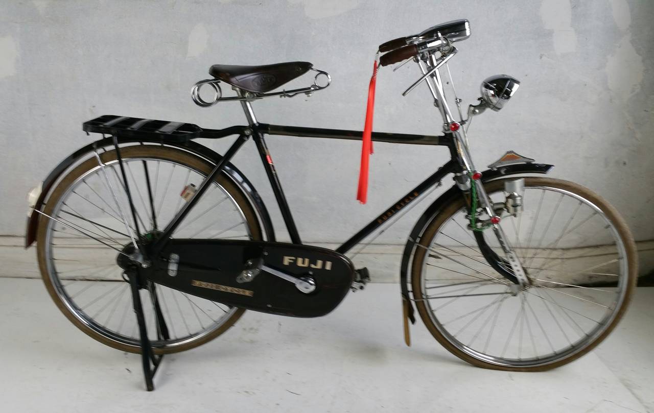 From 100 + year old Japanese firm,, Superior quality,Mint original condition, Bike loaded with high end accessories and accoutrements,, New Old Stock,,this early 1950's Fuji Bicycle sat in a temperature controlled space for over 60 years,True
