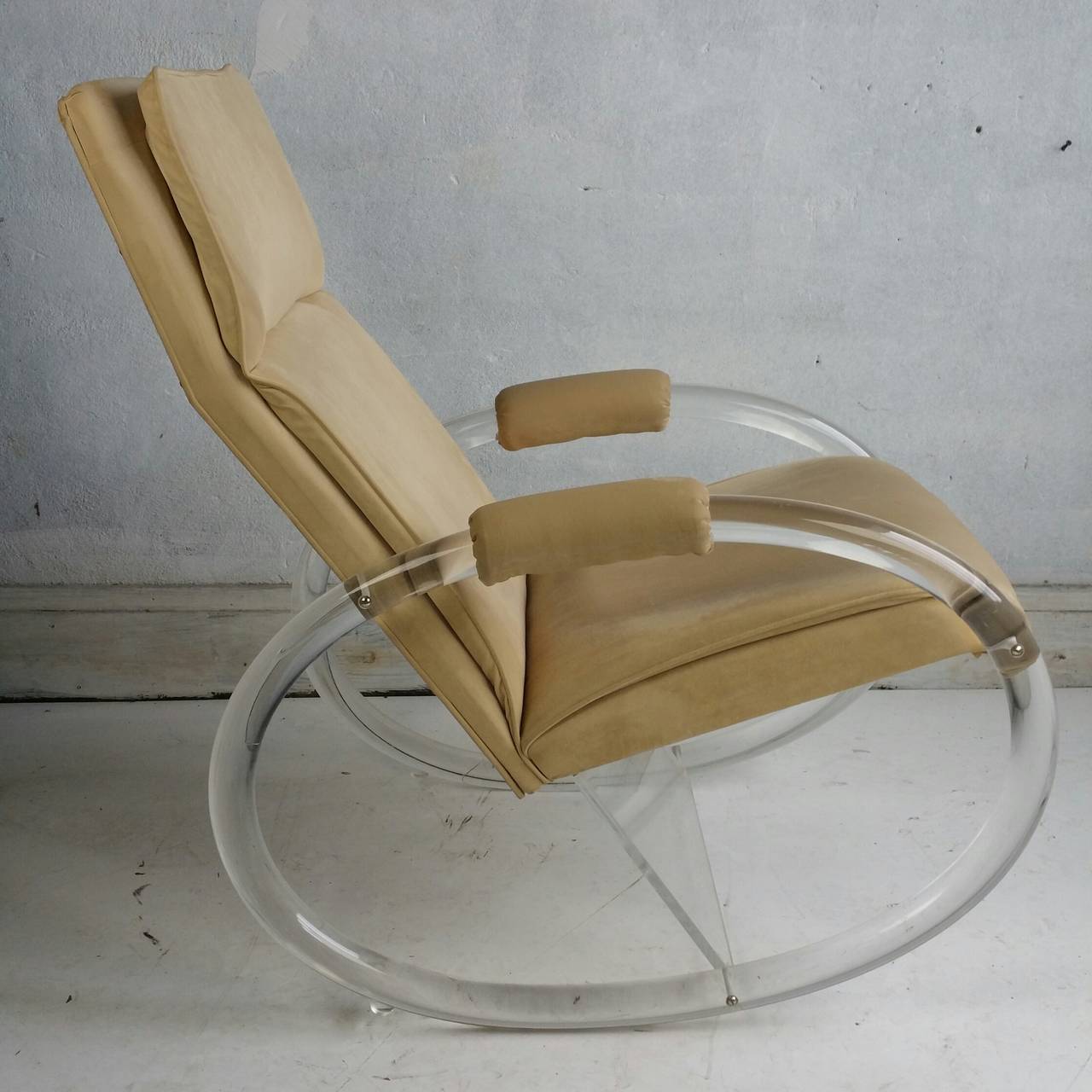 Iconic Charles Hollis Jones Lucite Rocker In Good Condition In Buffalo, NY