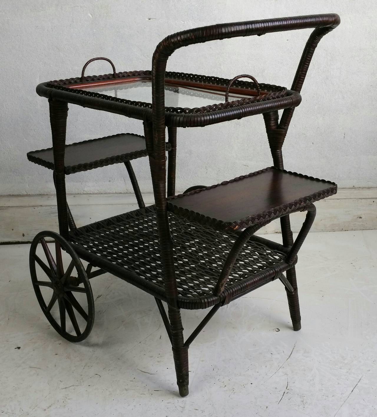 Caning Modernist Wicker Tea Trolly or Bar Cart, Early 1900s