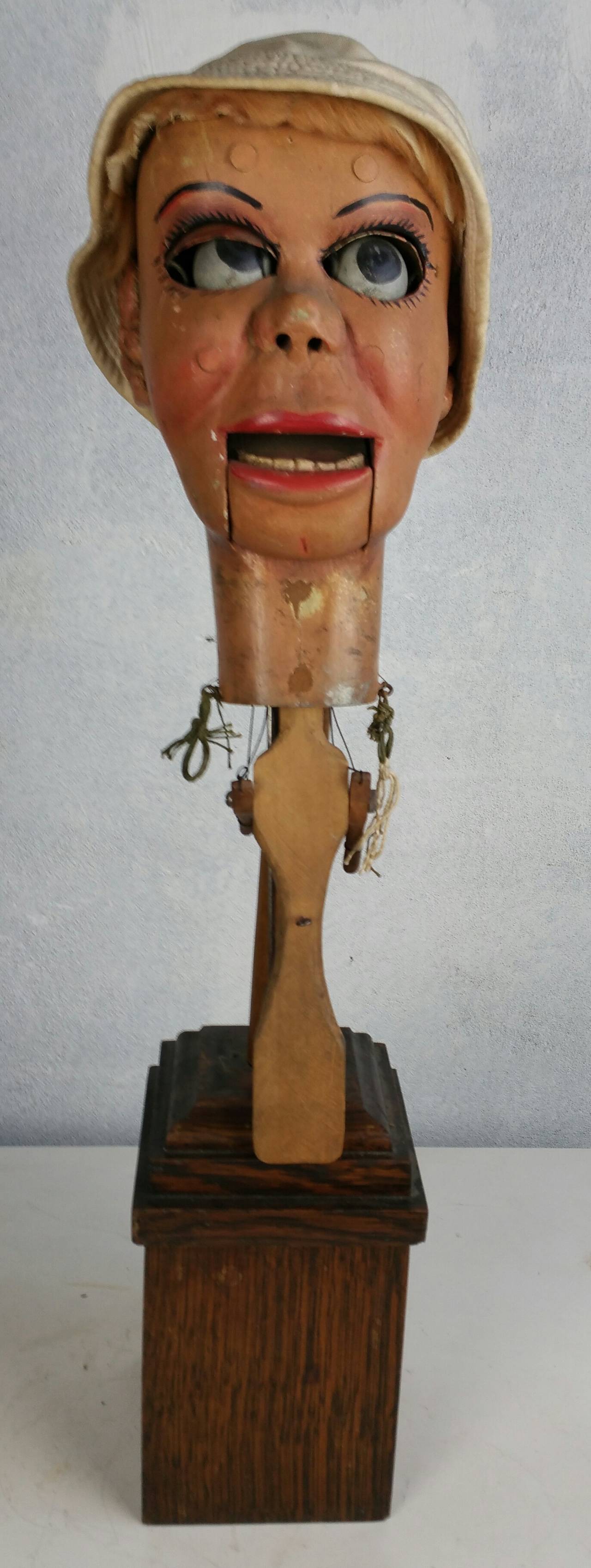 Classic 1930s Vantriloquist doll head,,Mounted on oak pedistal.. Early Mechanism moves head,eyes,,eyelids and mouth,,Great patina,, age appropriate wear,,Head measures 11