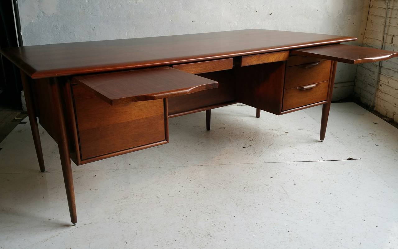 Impressive Solid Walnut Executive Desk,,manufactured by Stow Davis,Designed bhy Alma Castilian, Superior quality,,Stunning Design.Diamond veneer pattern,,Ebony inlay,, bent plywood modesty panel..Retains original pencil drawers,, pull out
