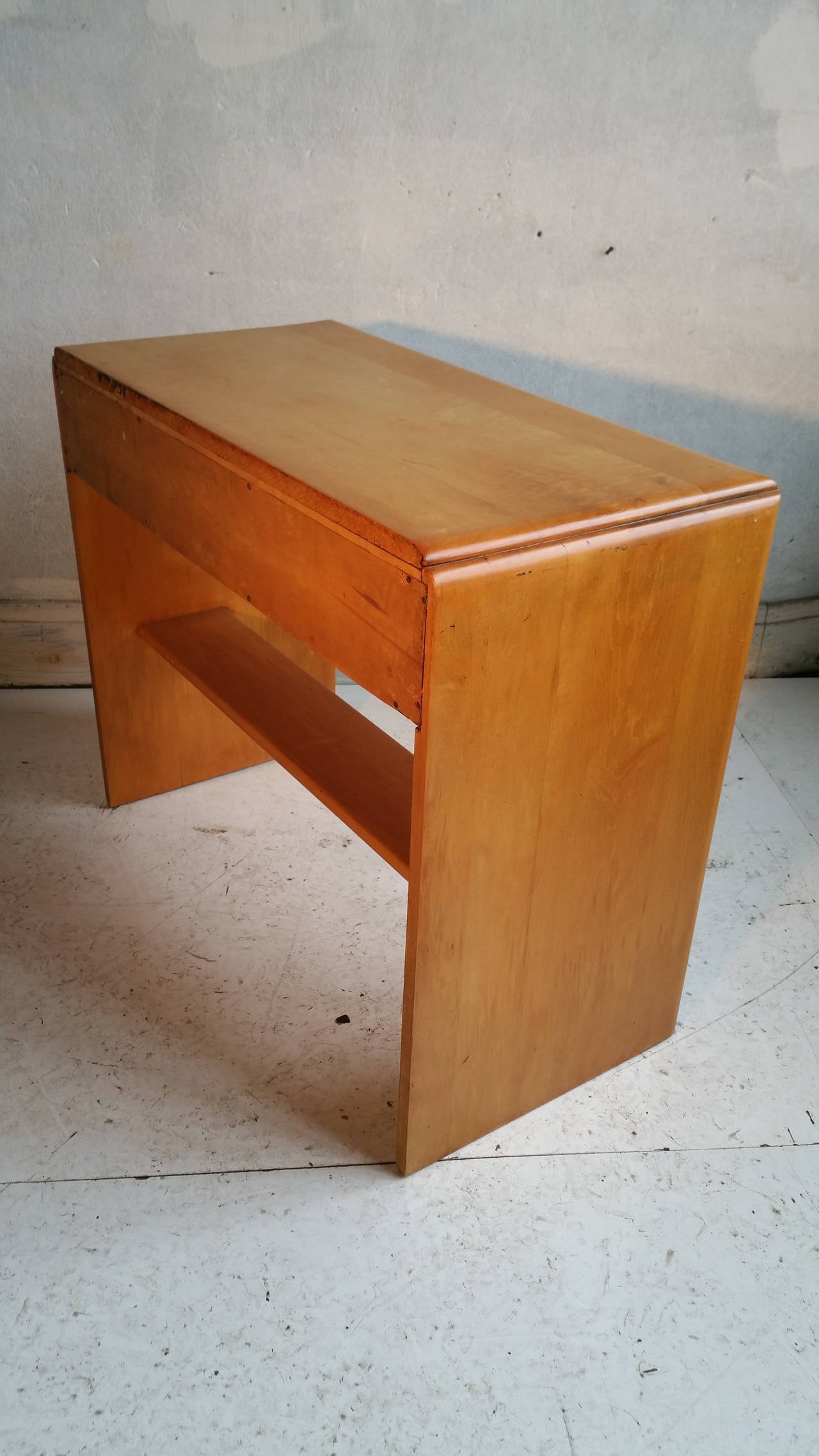 Rare American Modern Russel Wright Desk by Conant Ball In Good Condition In Buffalo, NY