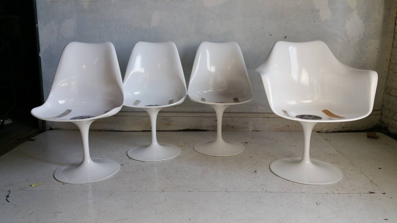 Early Set of Four Eero Saarinen for Knoll Tulip Dining Chairs, 1960s
