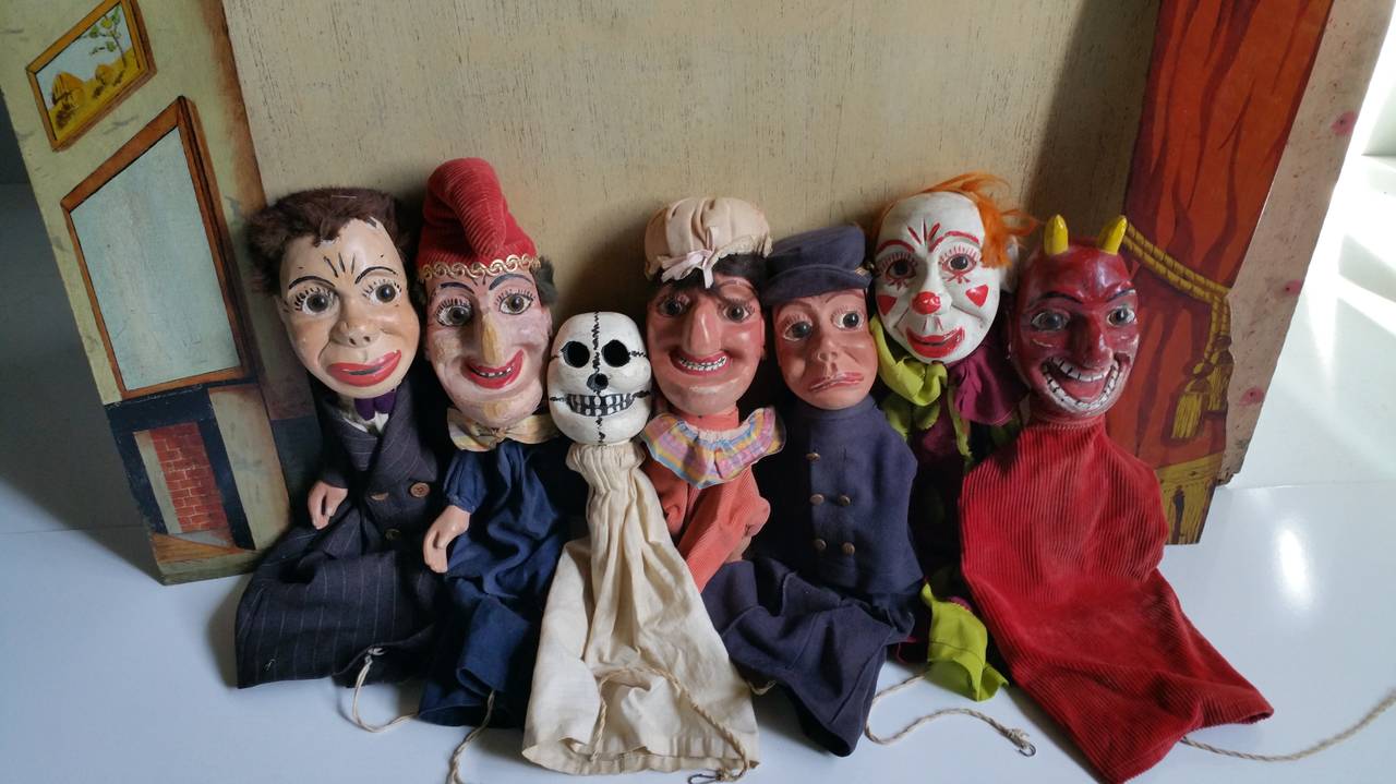 Extremely rare Victorian  J W Spears Punch & Judy Stand-up Puppet Theater Stage Booth with 8 Carved Wood Stick Puppets. The wooden and hand painted theater booth was made in Bavaria Germany,  and measures 70 tall x 40