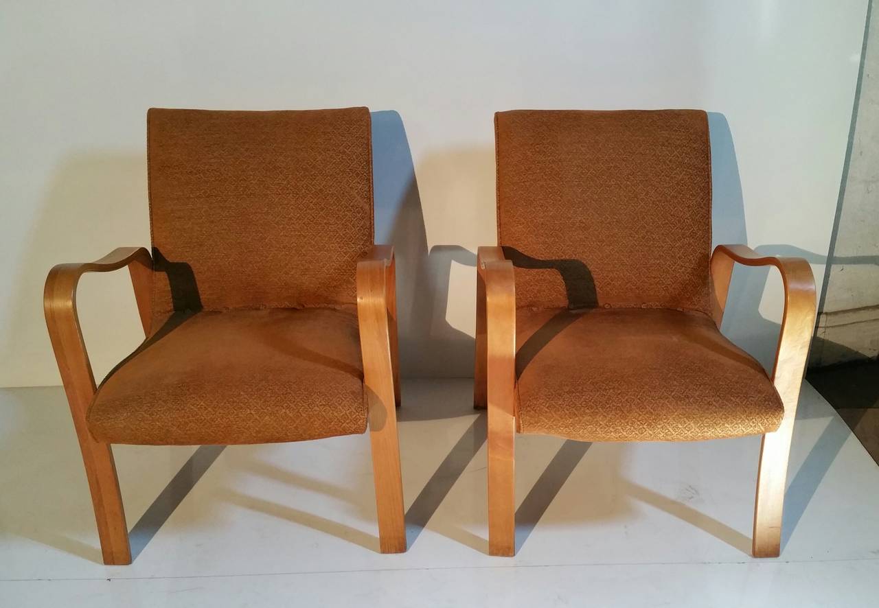 Pair of Classic Thonet Bentwood Modernist Lounge Chairs 3