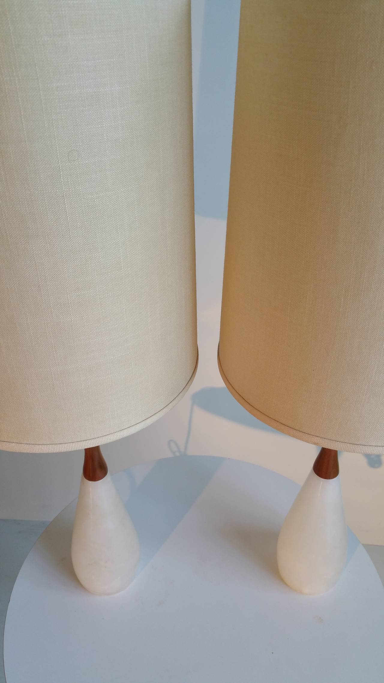 Pair of Quartz and Teak Mid-Century Modern Table Lamps In Good Condition In Buffalo, NY