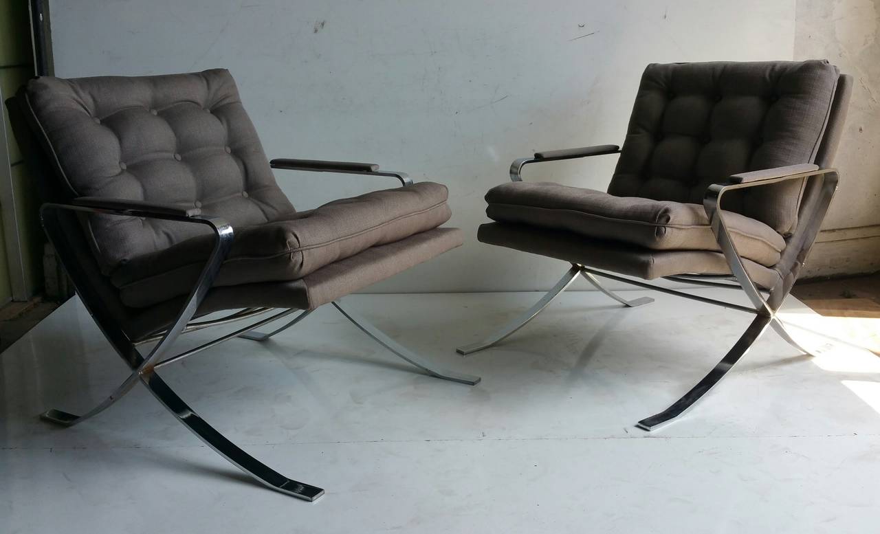 Pair of 1970s Flat Steel Chrome Lounge Chairs, Milo Baughman Inspired For Sale 1