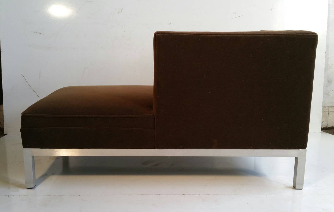 Modernist Aluminum and Velvet Chaise Lounge In Good Condition In Buffalo, NY