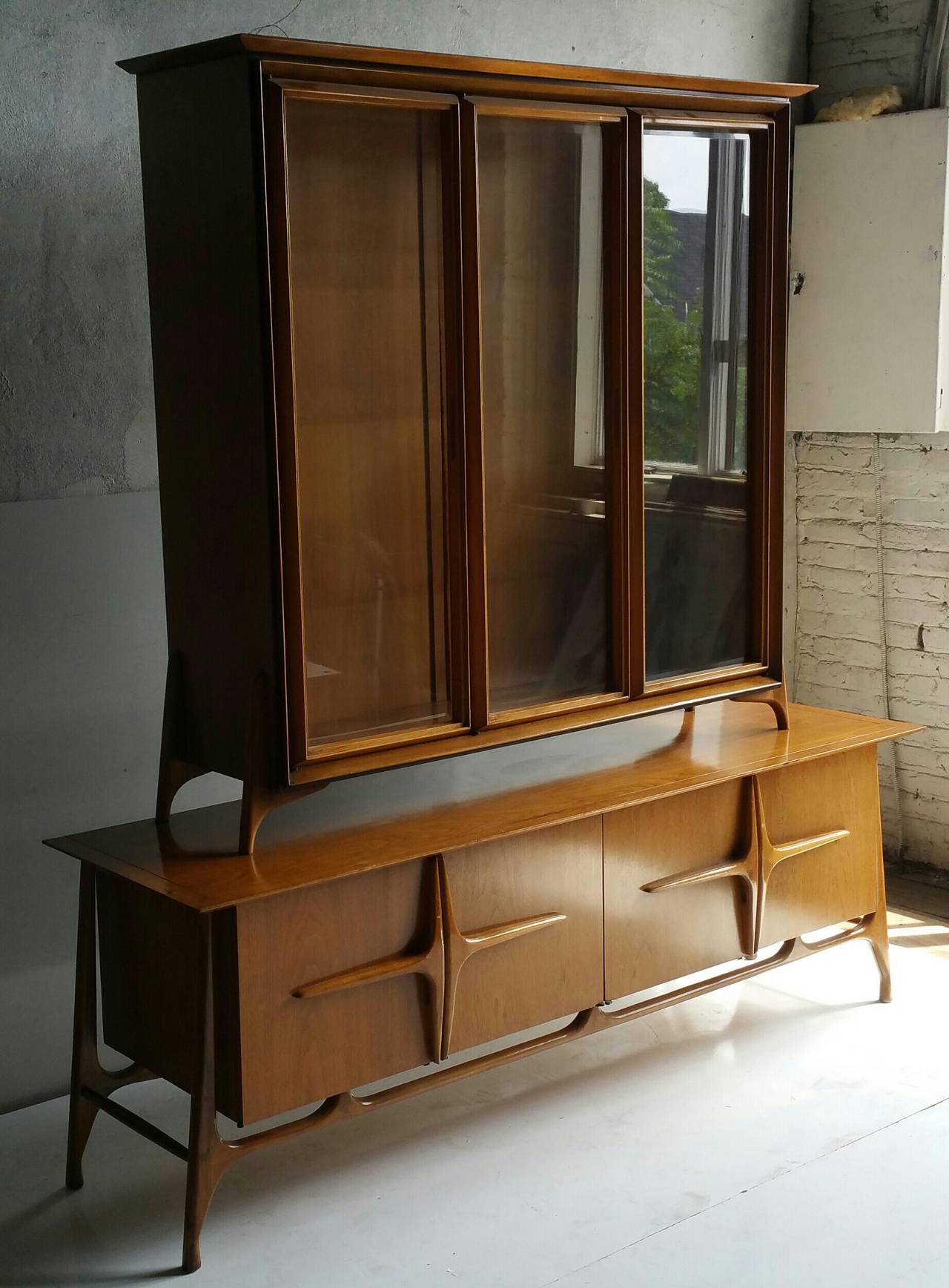 Modernist Sculptural Sideboard with Top Cabinet For Sale 1