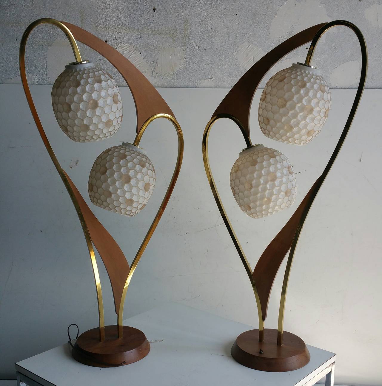 20th Century Pair of Majestic Lamp Co. Atomic Lamps, Mid-Century Modern