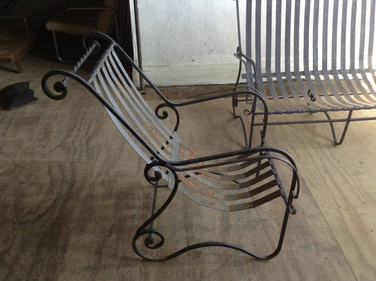 Early 20th Century French Iron Slatted Garden Set In Distressed Condition In Buffalo, NY