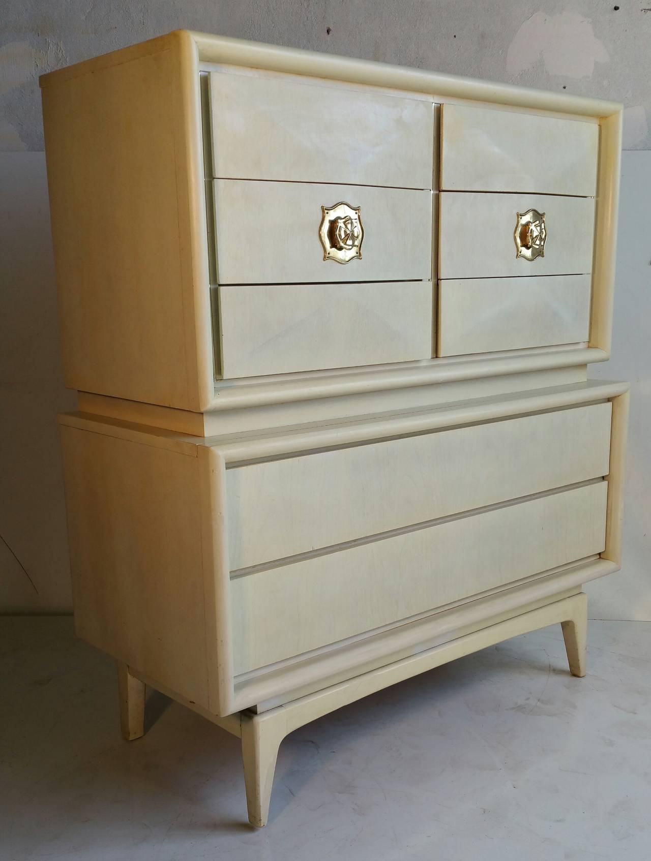 Eight-Drawer Regency Modern Diamond Front Chest
