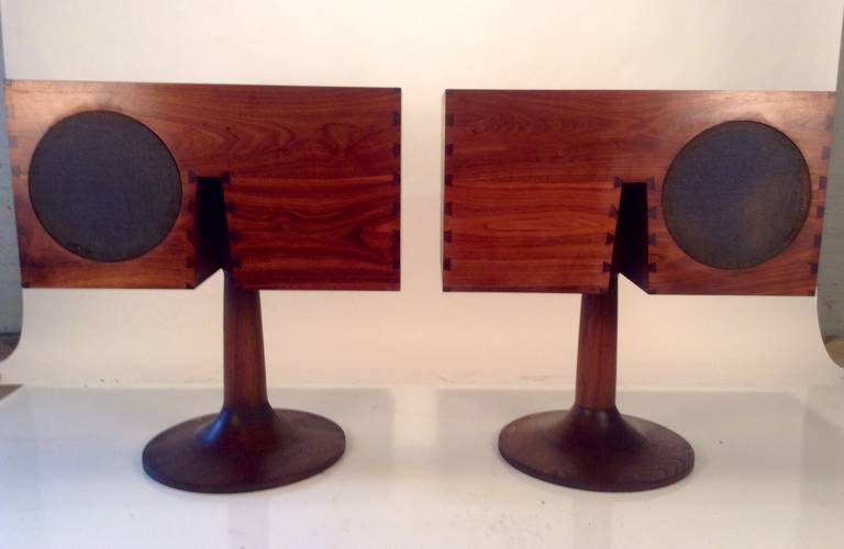 American Craftsman, figured walnut, hand dovetailed cabinets, stacked walnut bases, beautifully crafted custom speaker stands with storage, manner of Wendell Castle, Nakashima, superior quality. Amazing pop modern design, retain original speakers,