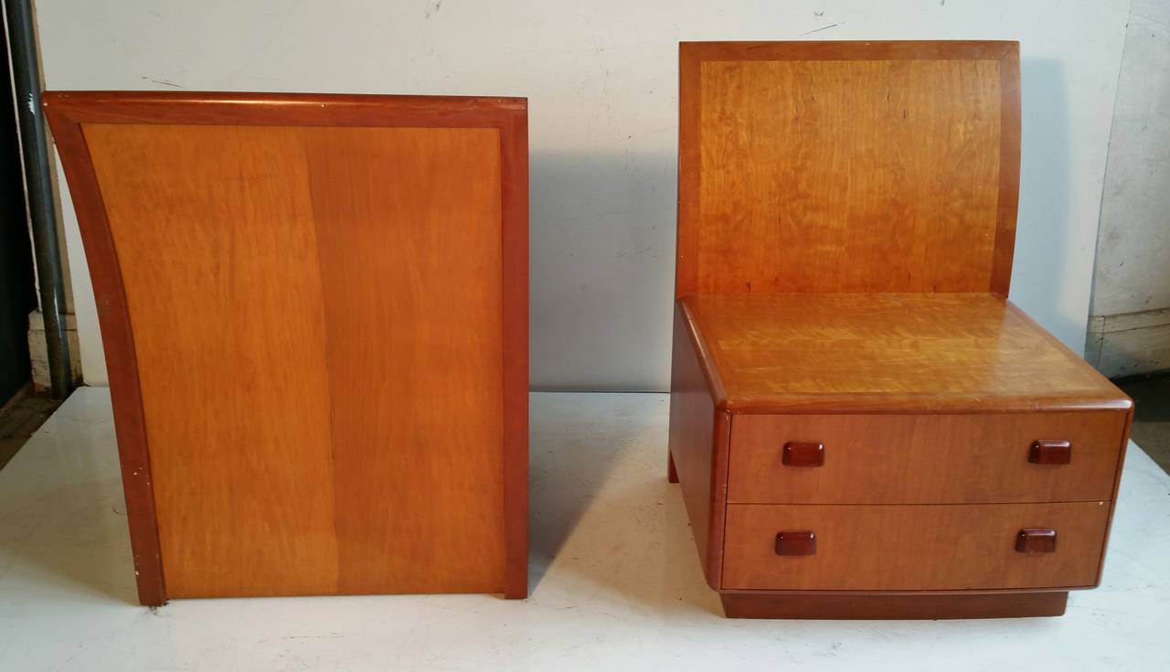 Extremely Rare Dunbar Platform Bed and Nightstands In Fair Condition In Buffalo, NY