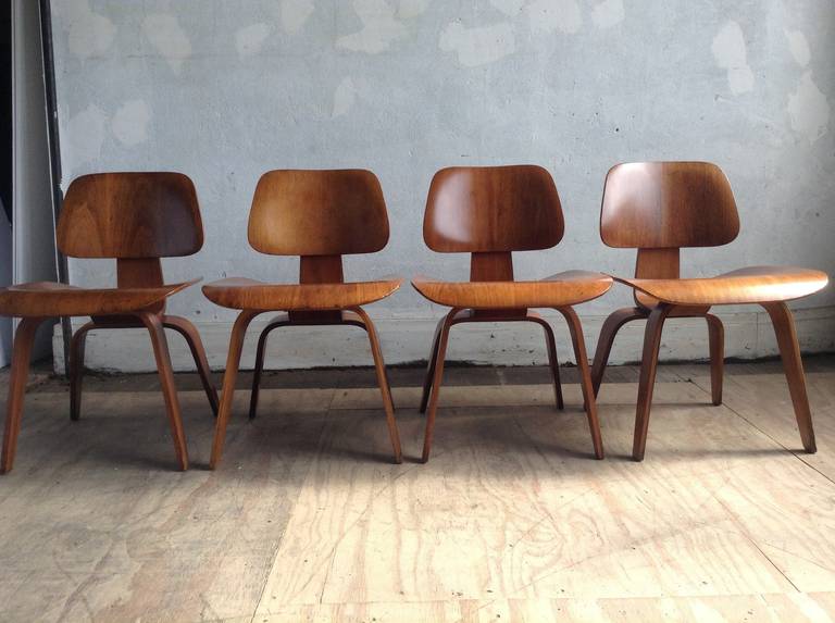 Mid-Century Modern Set of Four DCWs by Charles Eames for Herman Miller