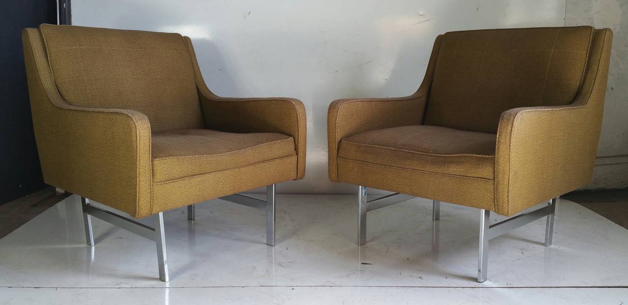 American Pair of Modernist Lounge Chairs For Sale