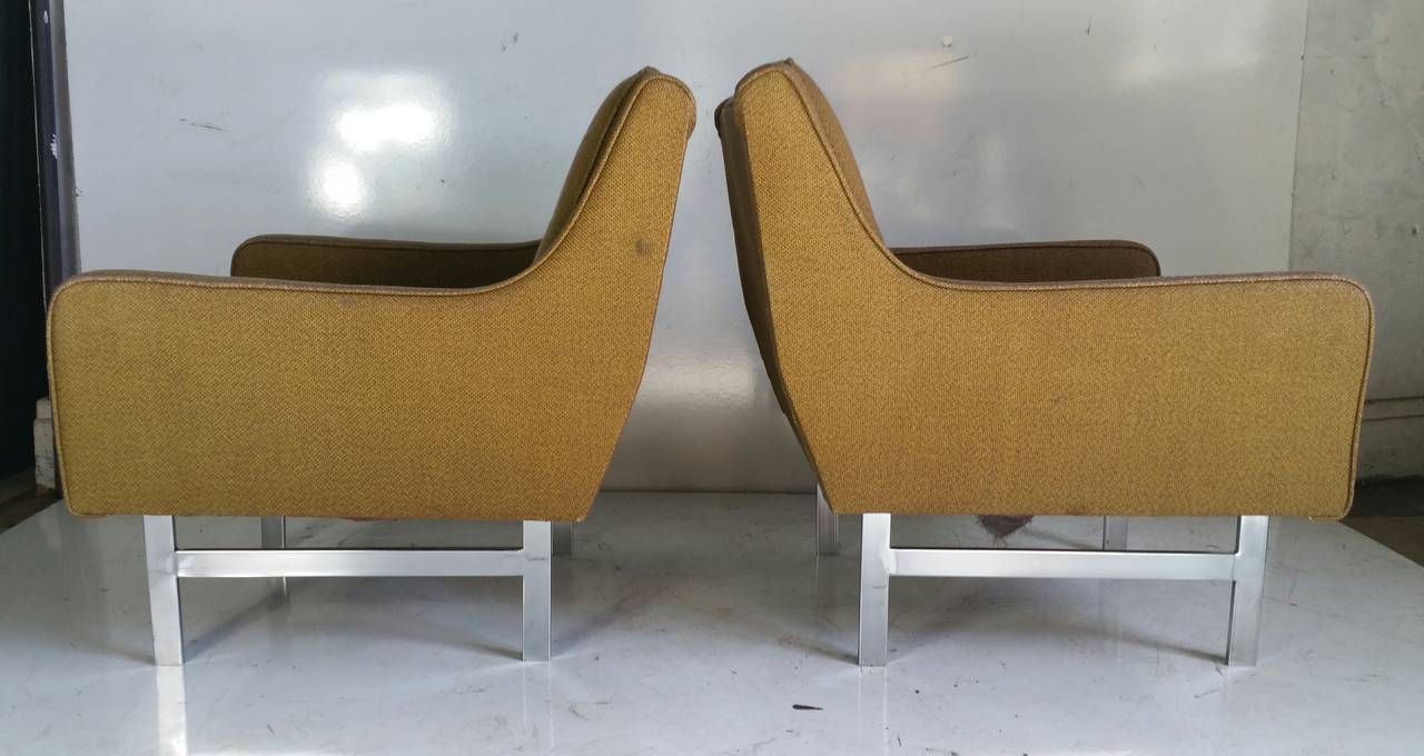 Mid-Century Modern Pair of Modernist Lounge Chairs For Sale