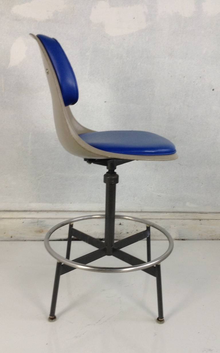Eames Herman Miller Drafting Stool In Good Condition In Buffalo, NY