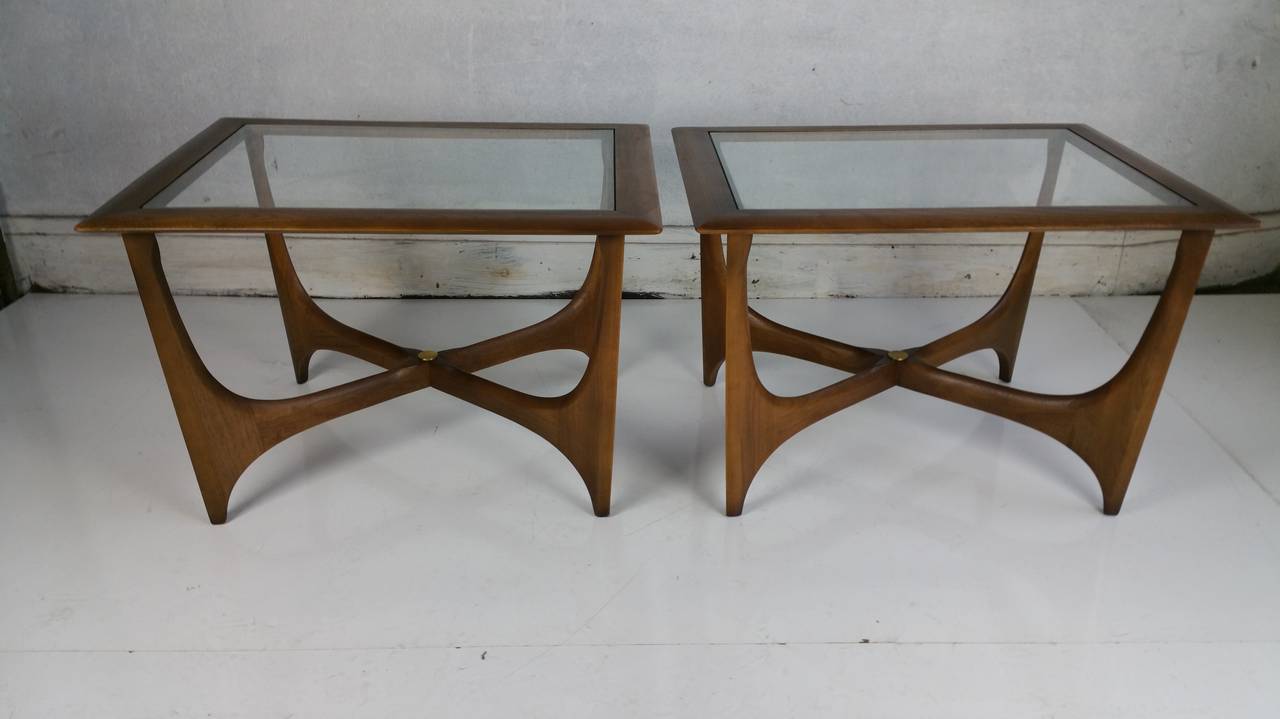 Pair of Mid-Century Modern Walnut and Glass Side Tables, Made by Lane In Good Condition In Buffalo, NY