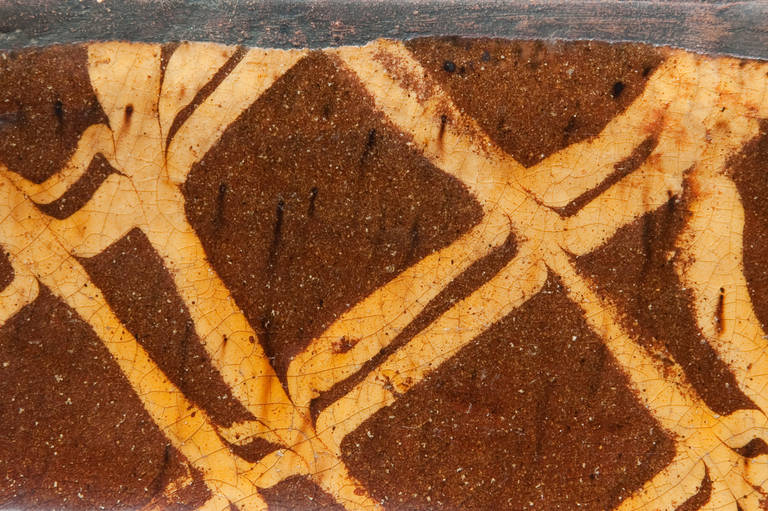 Impressive 18th Century Lattice Decorated Slipware Dish In Good Condition For Sale In West Sussex, GB