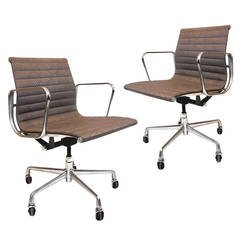 Pair of Eames for Herman Miller Aluminium Group "Management" Chairs