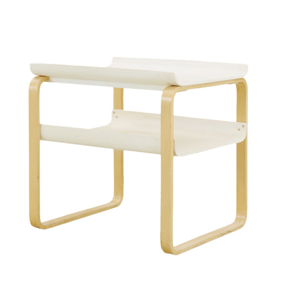 Alvar Aalto 915 Birch and Bent Plywood Side Table