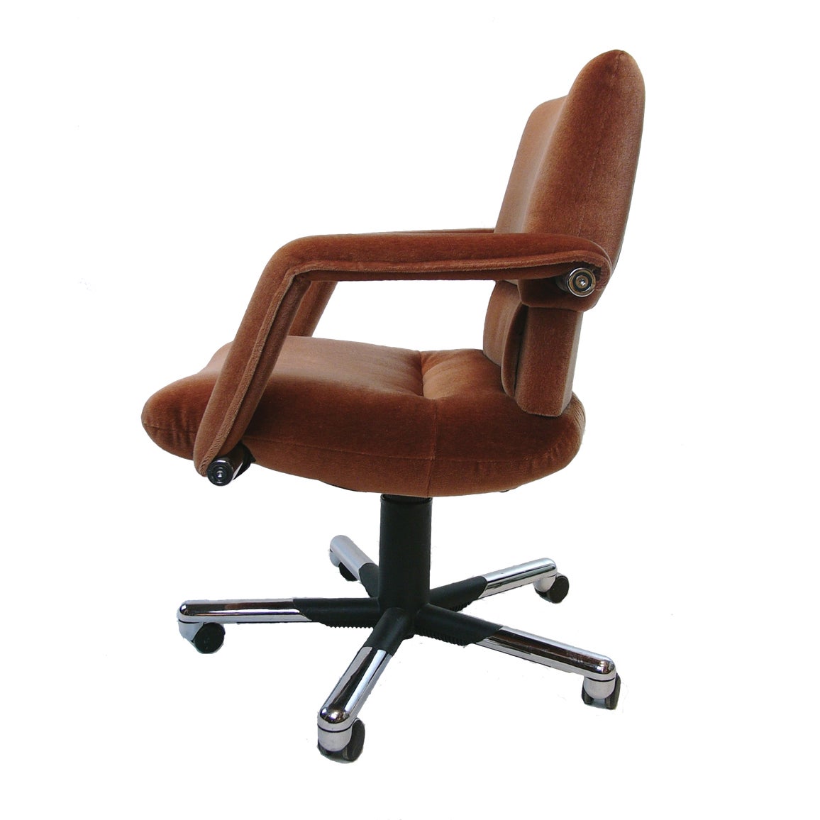 A luxurious Mario Bellini extra wide swivel and reclining executive chairs on casters. Made by Vitra. Most comfortable desk chair with mohair type upholstery that will work with many settings.