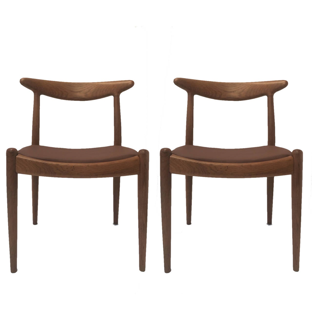 Mid-20th Century Pair of Hans Wegner W2 Dining or Desk Chairs in Oak