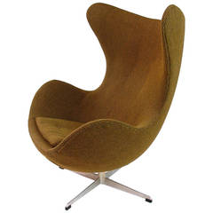 Arne Jacobsen Egg Chair Model 3316 for Fritz Hansen