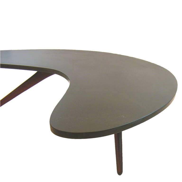 Mid-20th Century Sculptural Vladimir Kagan Boomerang Coffee Table