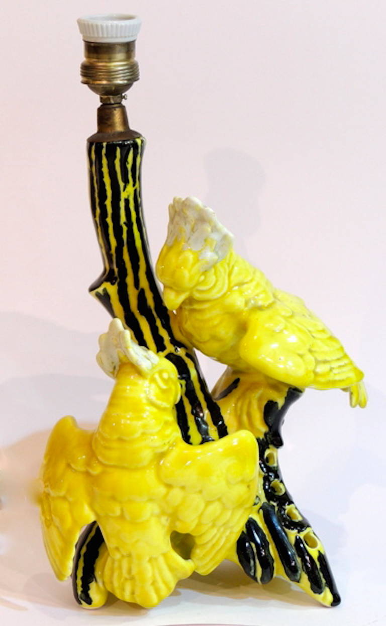 Spanish 1950's Chinese porcelain cockatoo table lamp