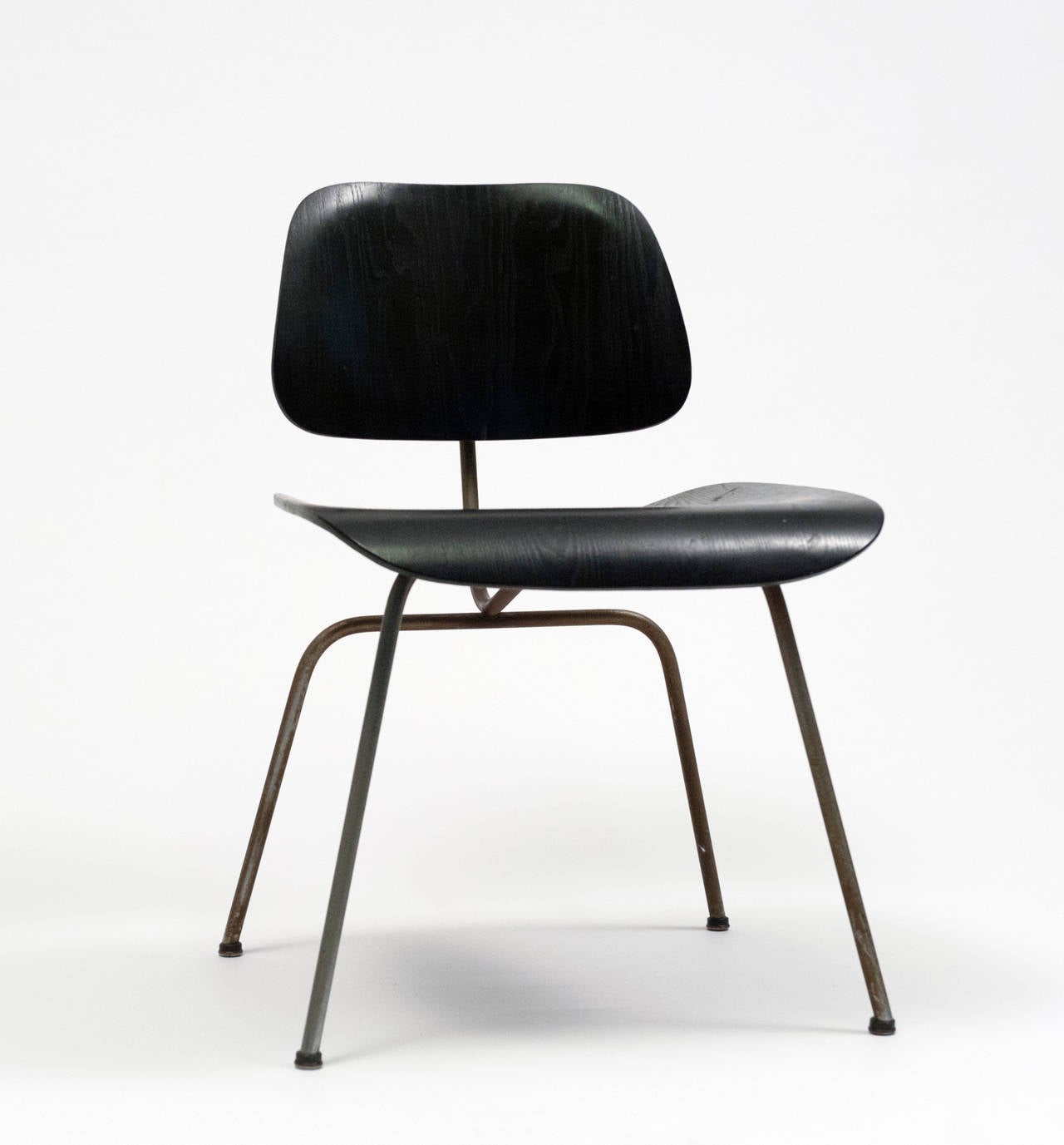 eames dcm chair