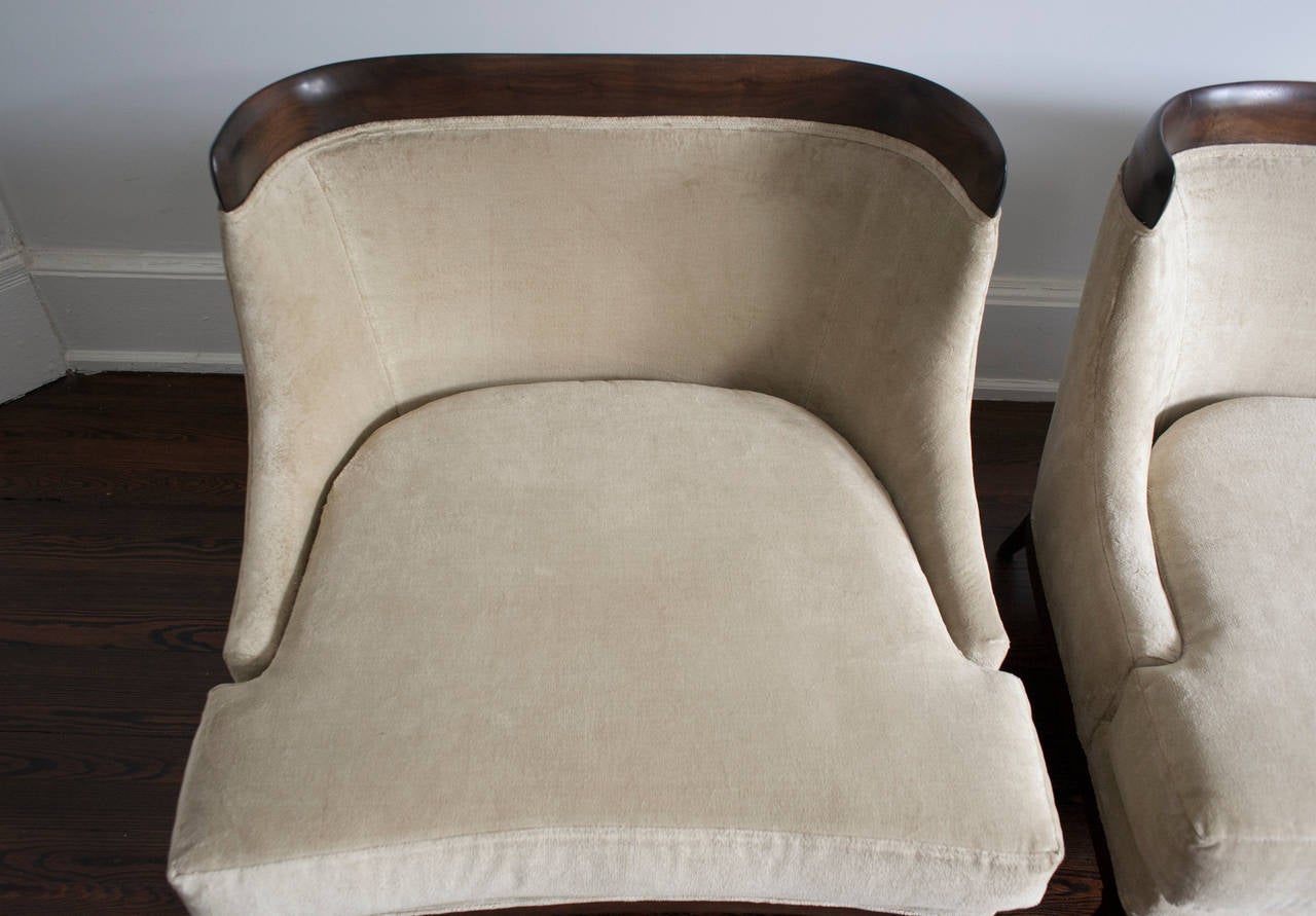Pair of Tomlinson Sophisticate Lounge Chairs In Excellent Condition In Washington, DC