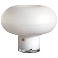 Lampe de table moderne suédoise en verre blanc Pukeberg Suède
